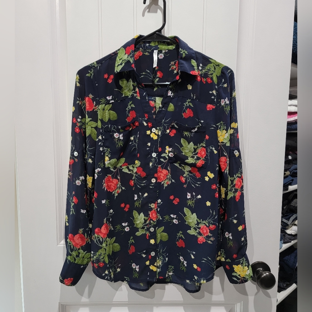 Blue Floral Buttoned Blouse